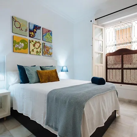 Holi-rent Lanza Apartment Seville