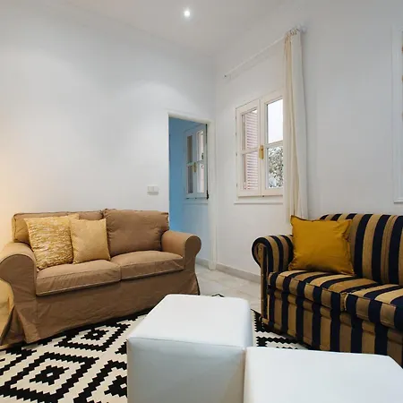 Holi-rent Lanza Seville